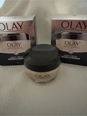 LOT OF 2 Olay Total Effects 7-in-One Night Cream , 50Gr, Exp 02-27